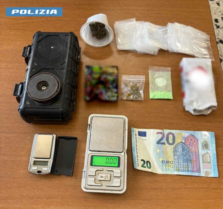 Ponticelli, 23enne arrestato con 100 grammi di stupefacenti