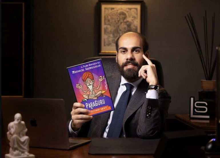 Prima dei Fuffaguru c’era Paraguru: il libro che aveva previsto tutto