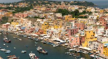 Procida, il sindaco blocca i lavori in ospedale: «Senza Tac e raggi è un rischio per tutti»