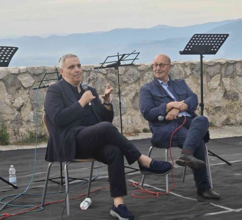 Racconti per ricominciare accoglie De Giovanni: nasce il format Racconta il tuo libro