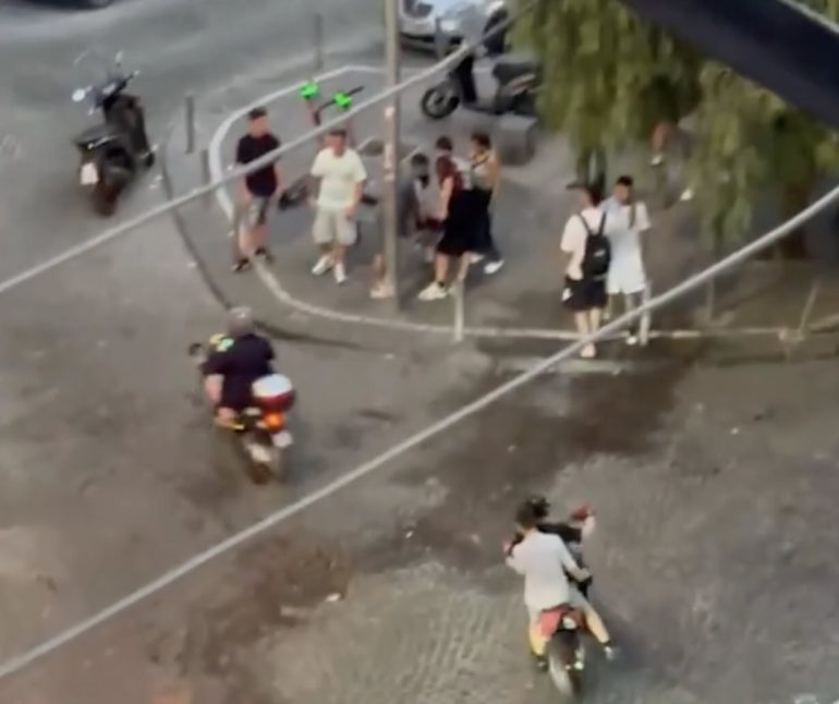 Rione Sanità trasformato in pista da motocross: «Siamo ostaggio, impossibile dormire»