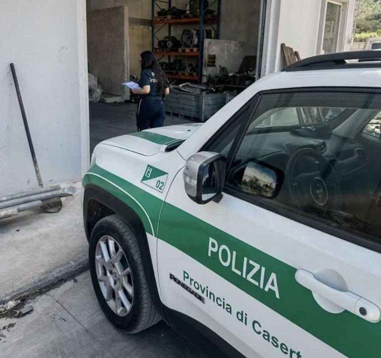 Sequestrata azienda a Maddaloni: titolare denunciato per violazioni ambientali e lavoro nero