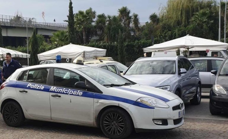Supercar e noleggi abusivi, sequestro da 200mila euro: riflettori sul business vicino al clan Amato-Pagano