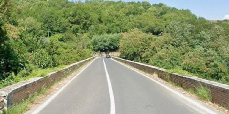 Teano, minaccia di lanciarsi dal «Ponte degli Svizzeri»: salvato dai Carabinieri