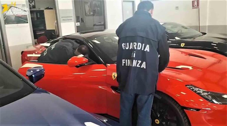 Truffa dell’Iva per auto di lusso importate dalla Germania: arresti e sequestri