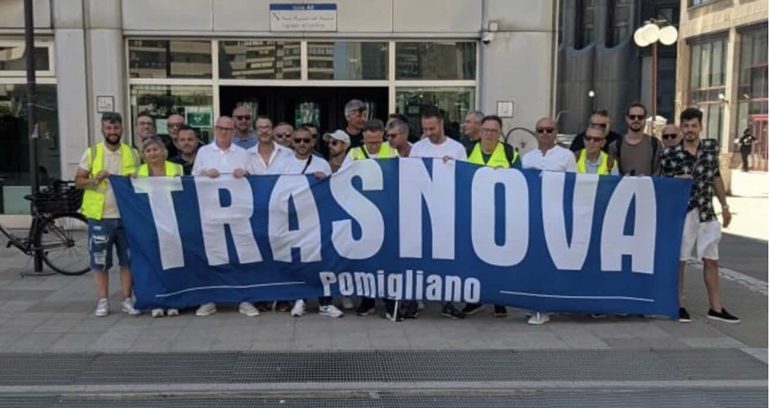 Vertenza Trasnova: lavoratori in presidio al Centro Direzionale di Napoli