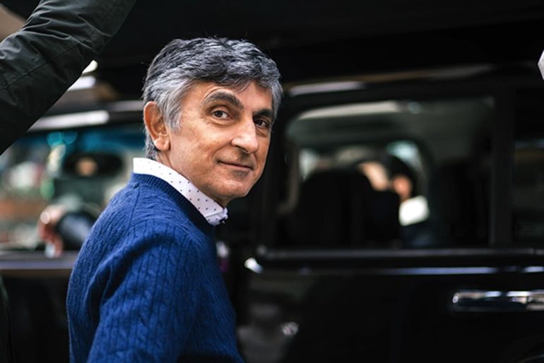 Vincenzo Salemme celebra 50 anni di carriera con il ritorno di ‘E Fuori Nevica’