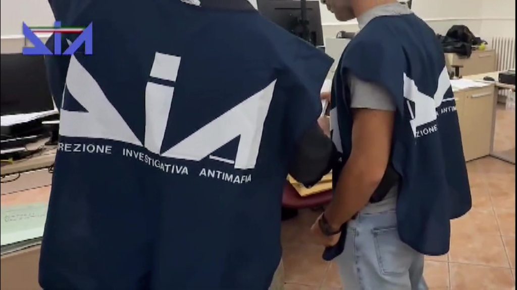 Colpo al cuore dei Casalesi, 22 arresti: le mani del clan su scommesse e attività commerciali