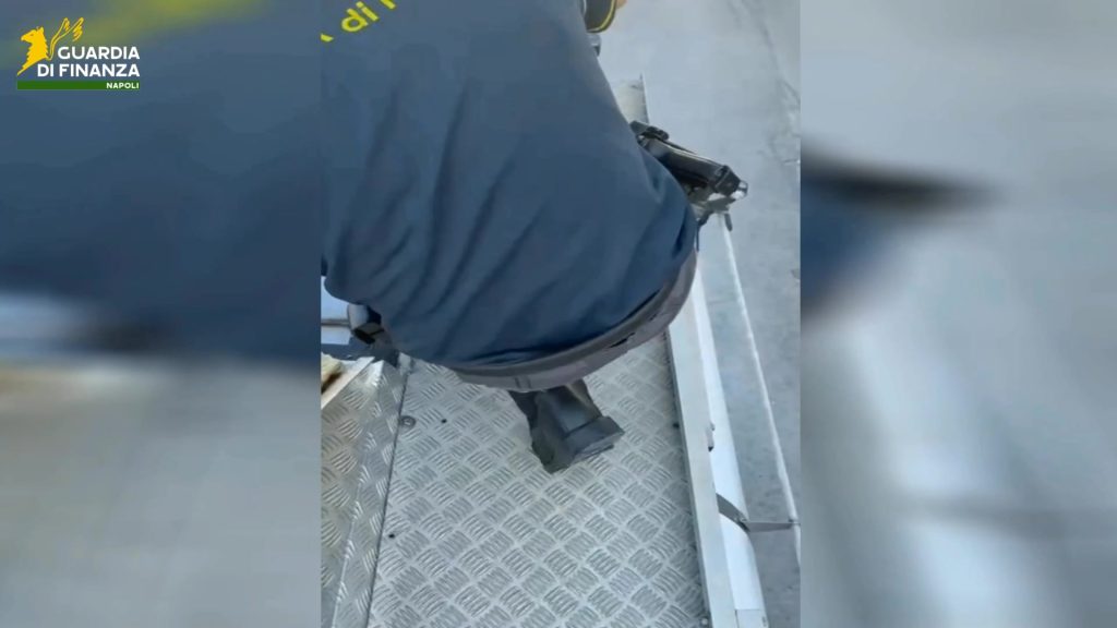 Sequestrata la cocaina per l’estate: 113 chili nascosti nell’autocisterna. Arrestato il corriere