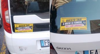 «A breve ci fermiamo», la scritta che invade i taxi di Napoli