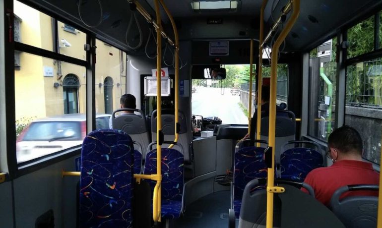 Abusi su un bus Napoli-Pescara, denunciato un 40enne per violenza sessuale