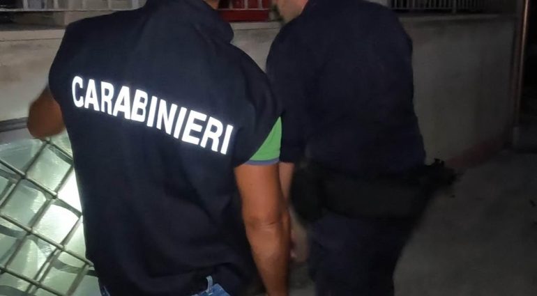 Casapulla, arrestato 43enne: aveva 70 dosi di crack nascoste in un muro
