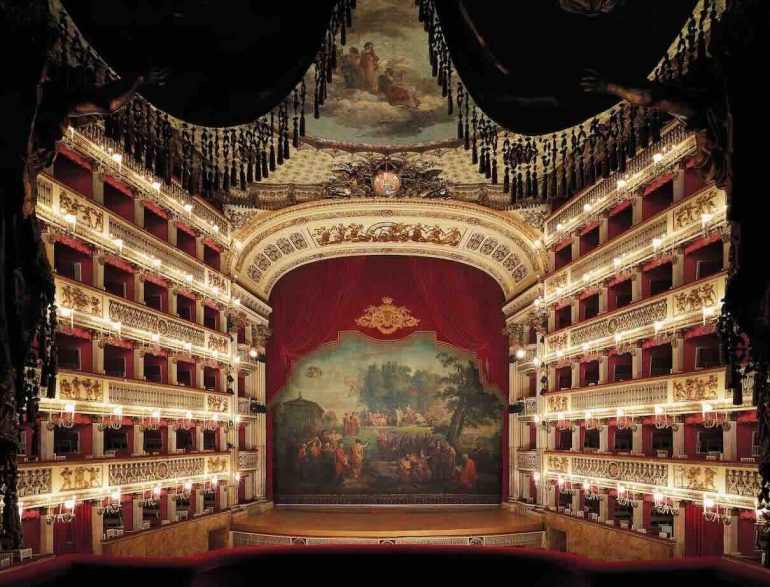 Carmina Burana all’Esedra di Villa Campolieto, il San Carlo chiude il Festival delle Ville Vesuviane