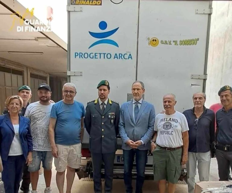 Caserta, donati ai bisognosi migliaia di capi confiscati alla contraffazione