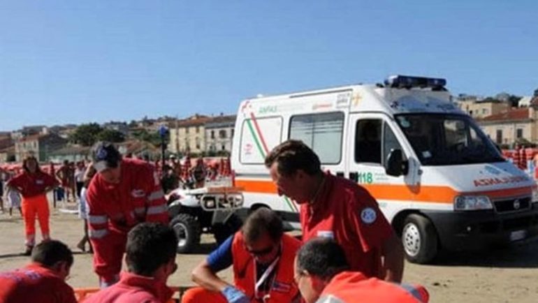 Castel Volturno, risucchiata dalla corrente 37enne annega a Pinetamare