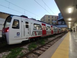 Circumvesuviana, via libera al primo nuovo treno. Fico: «Finalmente può entrare in esercizio»