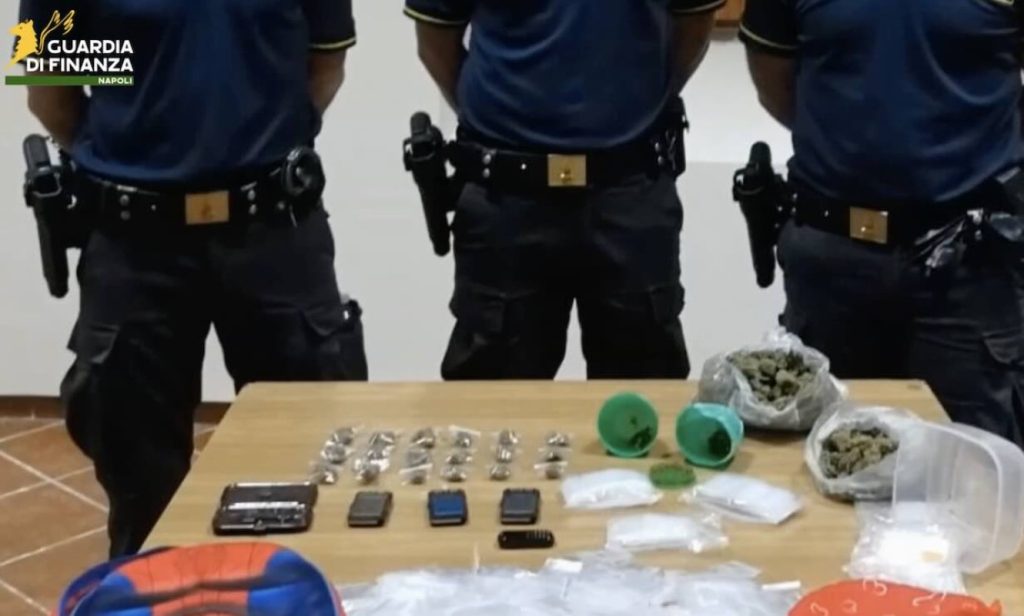 Corrieri da Torre a Sorrento per la droga ai Vip: 8 persone indagate