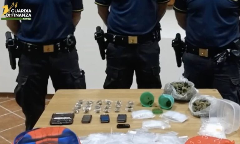 Corrieri da Torre a Sorrento per la droga ai Vip: 8 persone indagate