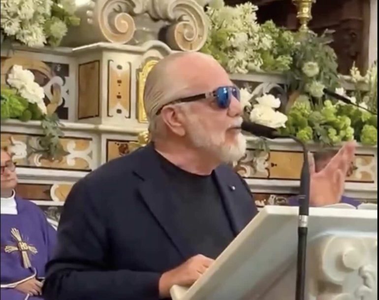 De Laurentiis annuncia il ritorno dell’inno di Peppino di Capri per l’esordio al Maradona
