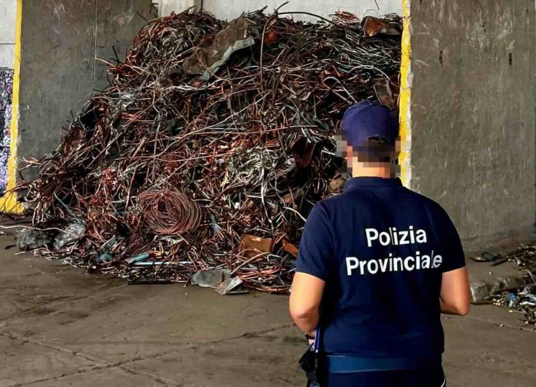 Vitulazio, denunciato imprenditore per smaltimento illecito di ferro