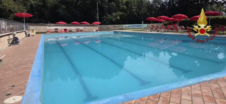 Esalazioni di cloro in piscina, 5 bimbi in gravi condizioni e 50 persone evacuate alle porte di Roma