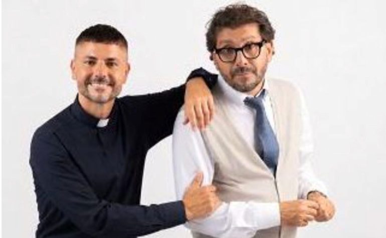 Gianni Fiorellino torna a teatro: al Politeama di Napoli debutta «’A voce d’e criature»