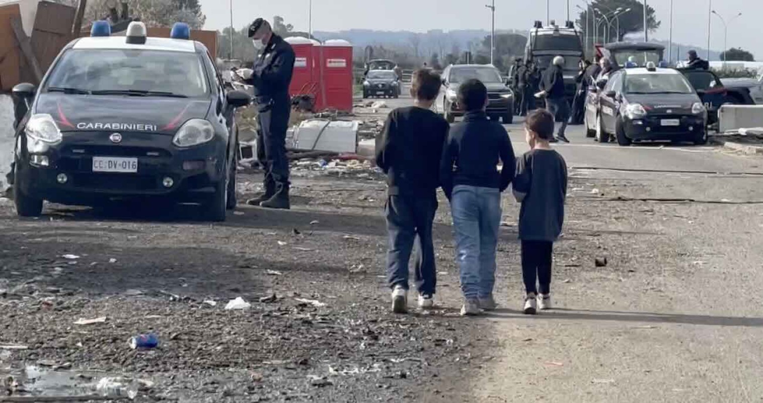 i controlli nel campo rom