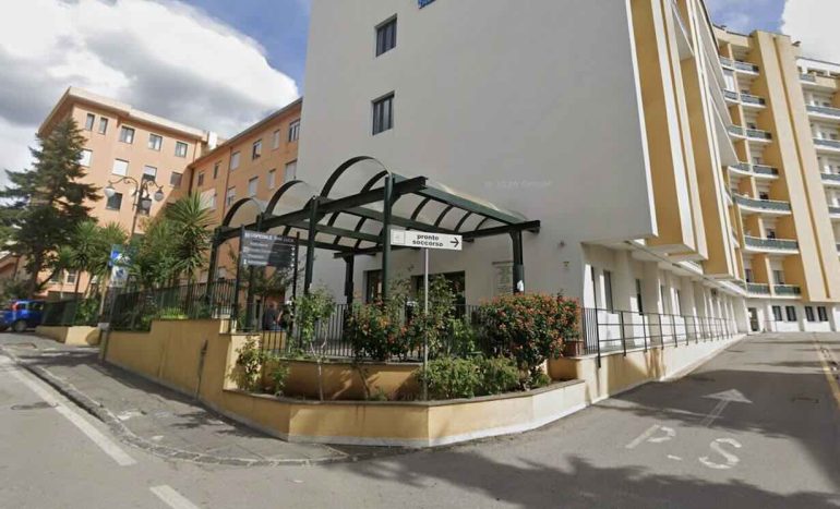 Castelnuovo Cilento: operaio cade da escavatore e ricoverato in codice rosso