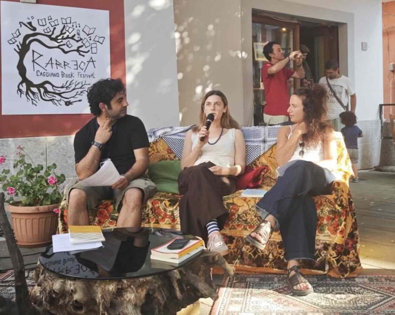 Il borgo che resta e crea: Rarrəca 2026, il festival della comunità.