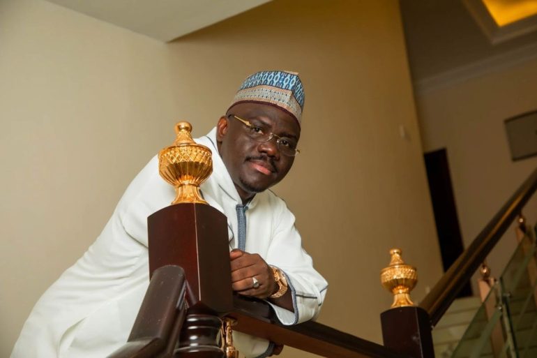 Il magnate Abu Sesay sposa la sua Yusmeli in Irpinia: nozze civili nel piccolo comune di Baiano