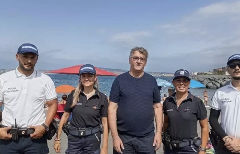 Il sindaco di Portici in sopralluogo sulle spiagge libere