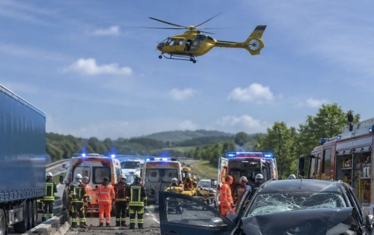 Incidente sull’A1, muore una ragazza di 16 anni feriti gravemente i familiari