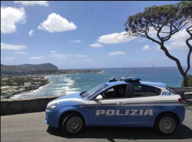 Ischia, denunciato 49enne per furti in due hotel: recuperati 510 euro sottratti