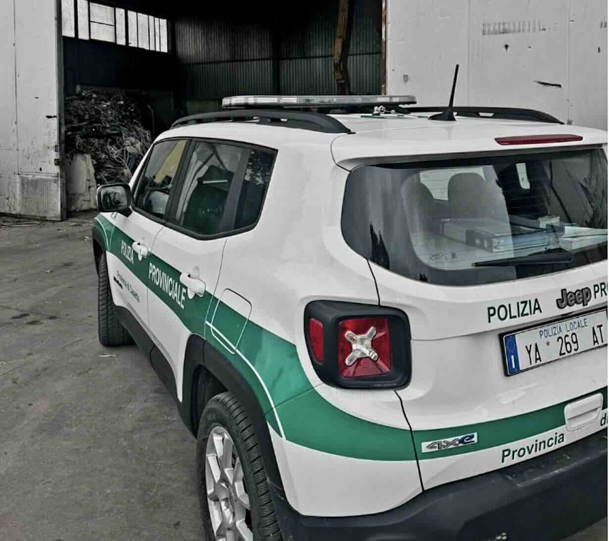 Il capannone sequestrato