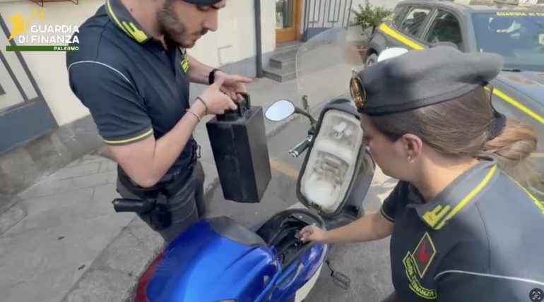 Maxi sequestro di scooter illegali: quasi 7mila mezzi irregolari in tutta Italia