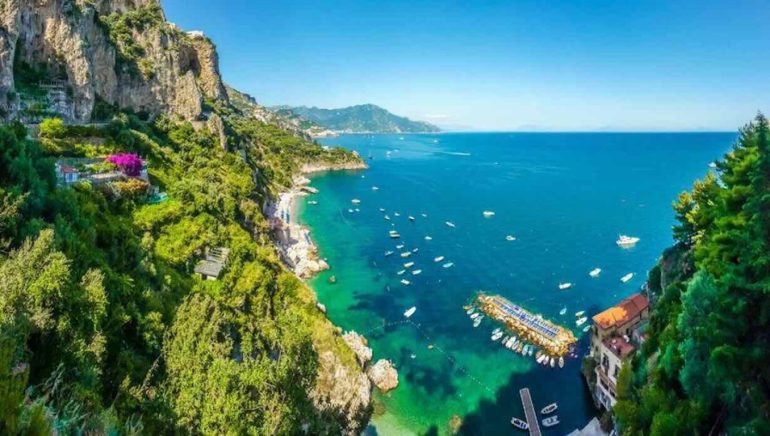 Meteo Napoli e Campania oggi 18 luglio: oggi sole, afa e temperature fino a 40 gradi nelle aree interne