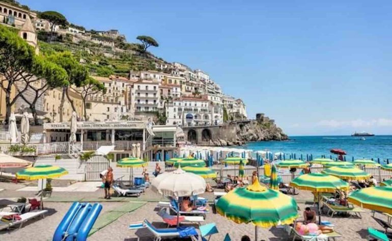Meteo Napoli e Campania oggi 30 luglio: caldo africano senza tregua
