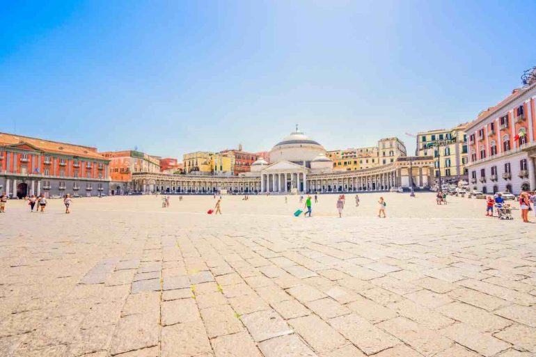 Meteo Napoli e Campania per oggi 11 luglio: nella morsa del caldo
