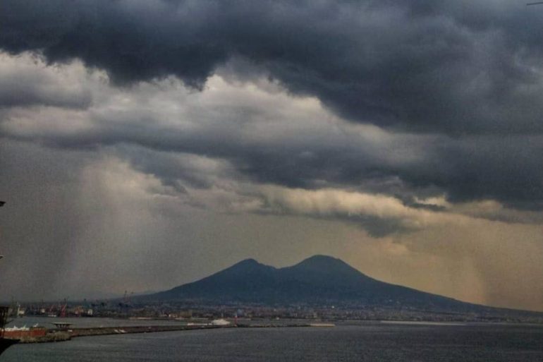 Meteo Napoli e Campania per oggi 27 luglio: schiarite nel pomeriggio