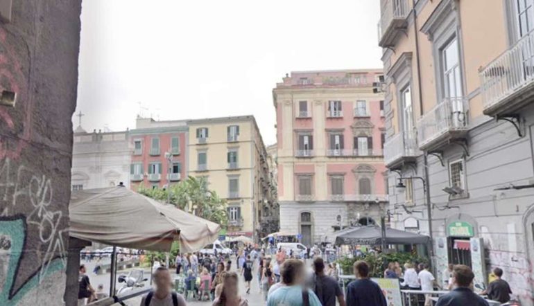 Napoli, Far West nella movida di Port’Alba: ferito 33enne