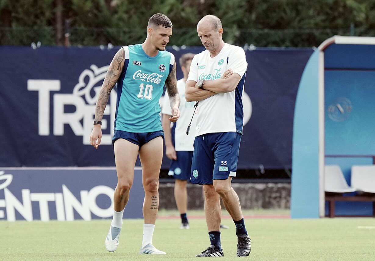 Napoli, infortunio per Rafa Marin durante la doppia seduta di allenamento