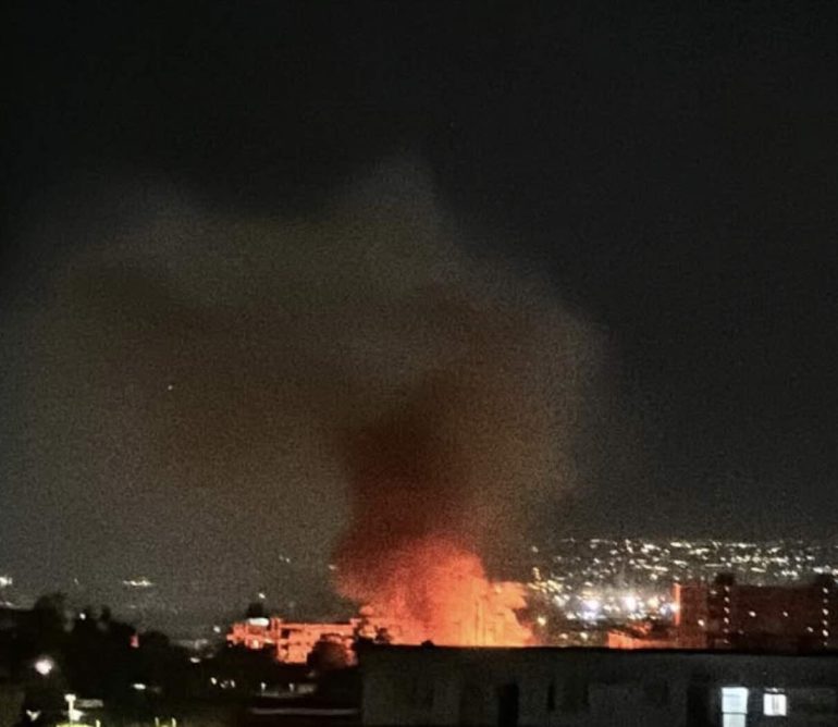 Napoli, maxi incendio nella notte a Ponticelli
