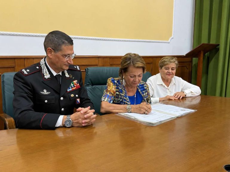 Napoli, protocollo innovativo per assistere le vittime di violenza: Carabinieri e CO.TU.LEVI uniti contro ogni abuso