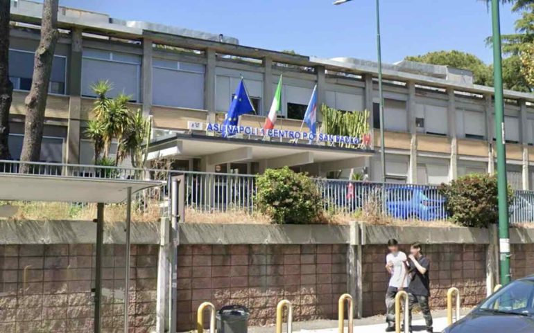 Napoli, spaccio tra le ambulanze: cocaina nel parcheggio del pronto soccorso