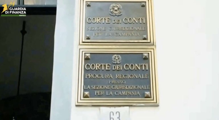 Napoli, spese pazze con la carta dell’ente sanitario: manager accusato di danno erariale per 314mila euro
