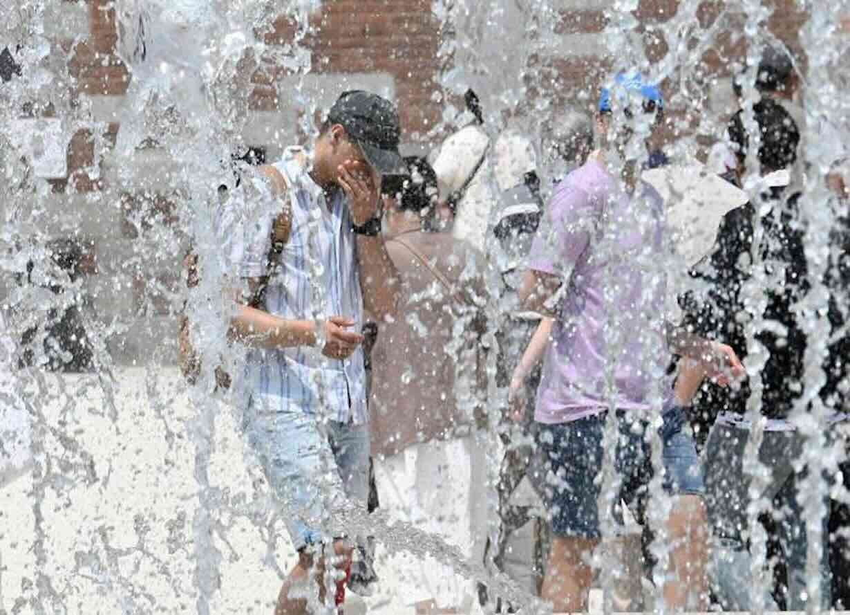 Emergenza caldo a Napoli