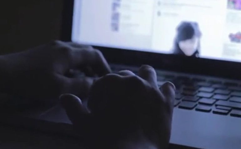 Pedopornografia online, blitz coordinato dalla Procura di Napoli: un arresto e 19 denunce