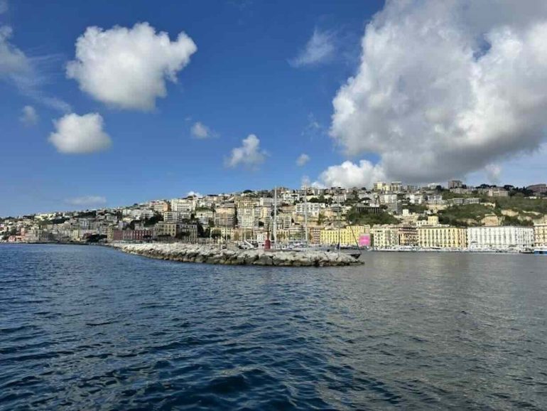 Previsioni meteo Napoli e Campania per oggi 25 luglio: sole e caldo, ma senza eccessi