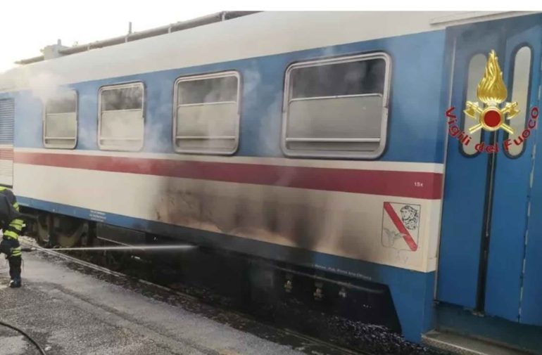 Principio di incendio a Caiazzo: evacuato treno regionale