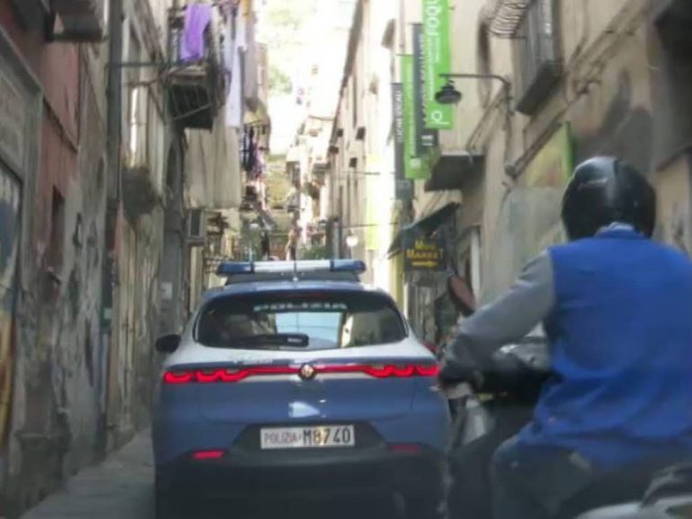 Quartieri Spagnoli sotto controllo: sequestrati droga e proiettili nel cuore del centro storico